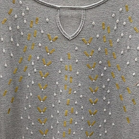 Grey tunic top with geometric design | Just My Size | 4X - Picture 2 of 5